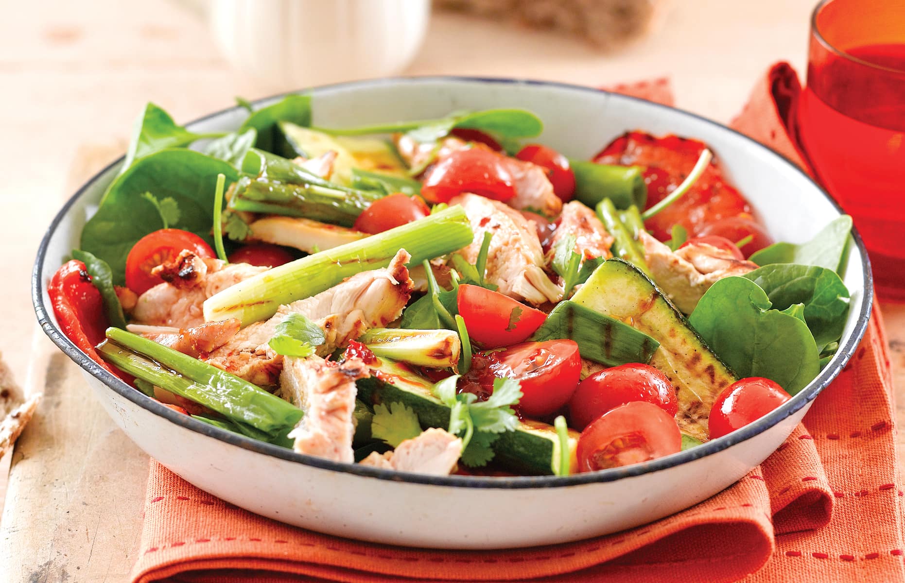 BBQ chicken salad with zingy ginger dressing - Healthy Food Guide