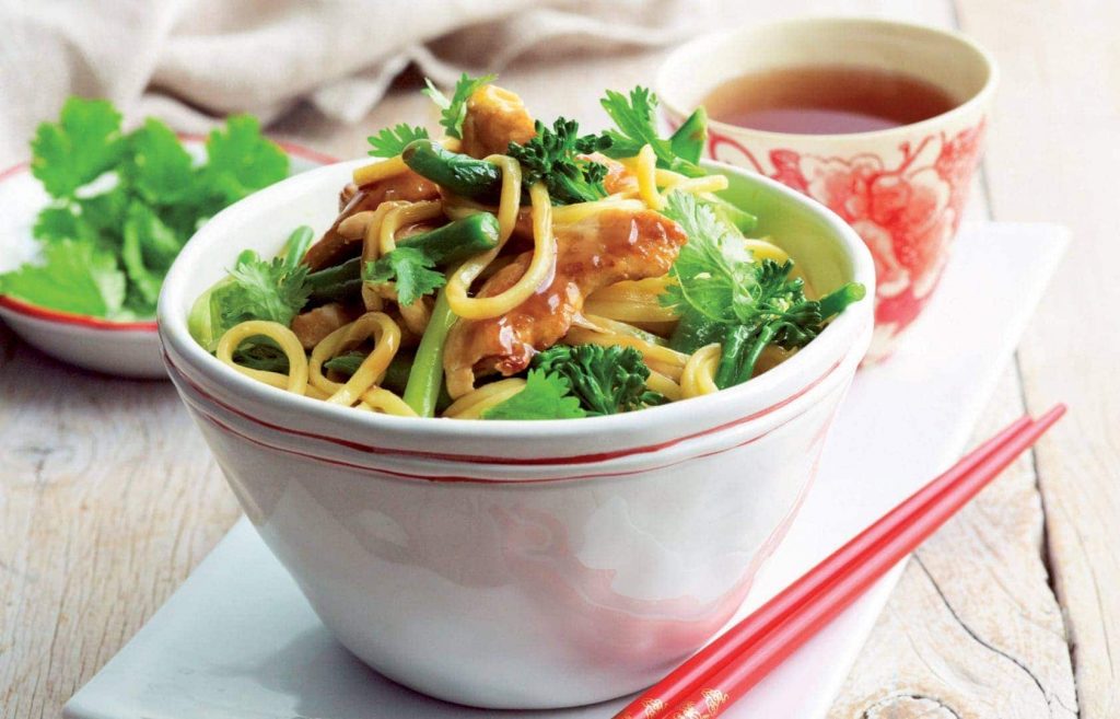 Chicken and noodles with plum sauce
