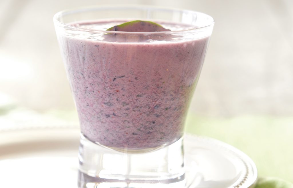 Claire’s berry smoothie with greens