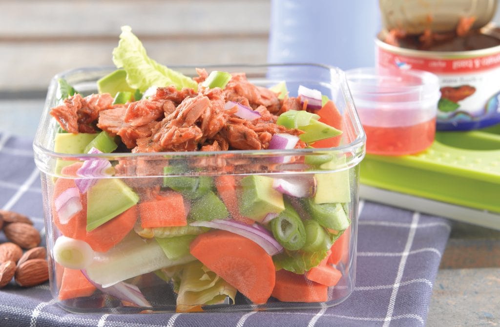 Lunchbox salad with tuna
