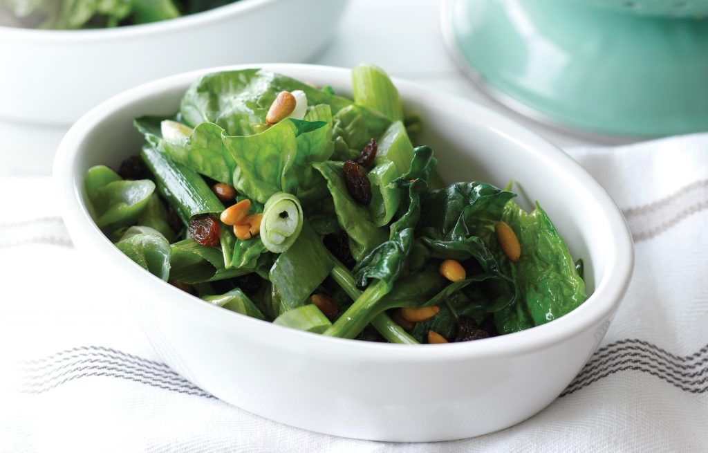 Spinach with raisins and pine nuts
