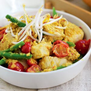 White fish, coconut and green bean curry