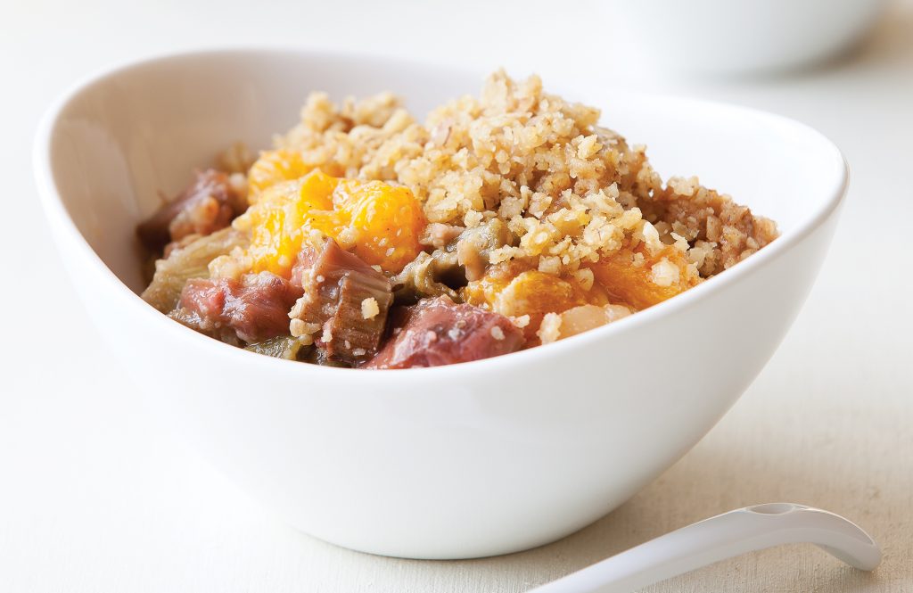 Winter fruit compote with fruit crumble