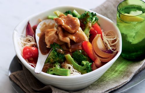 Chicken and broccoli chow mein noodles