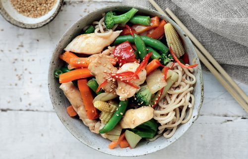 Chilli chicken stir-fry with noodles