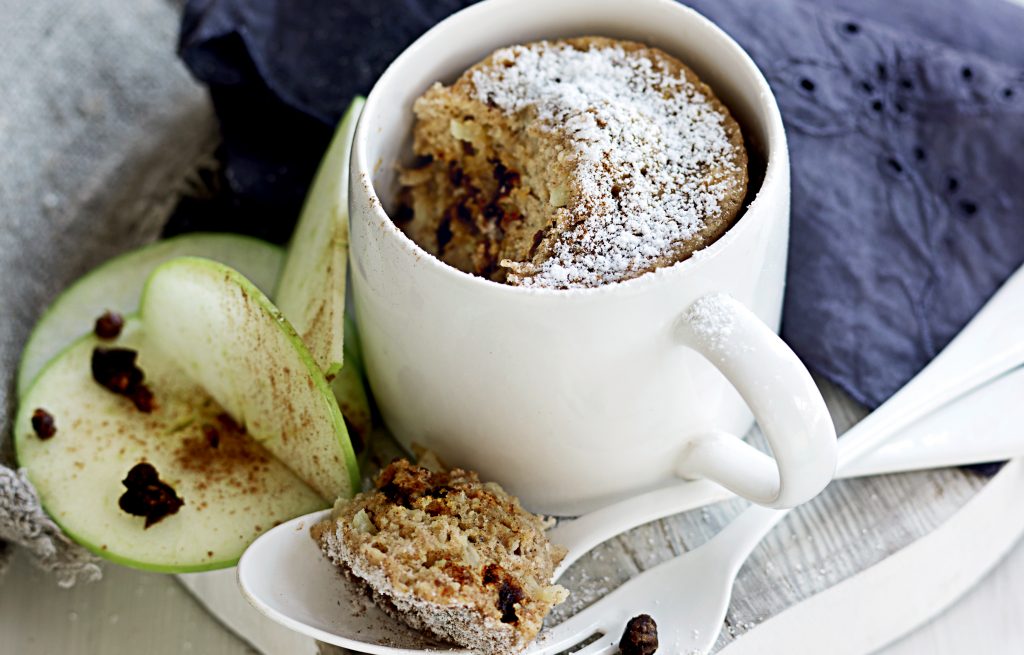 Spiced apple and date cup pudding