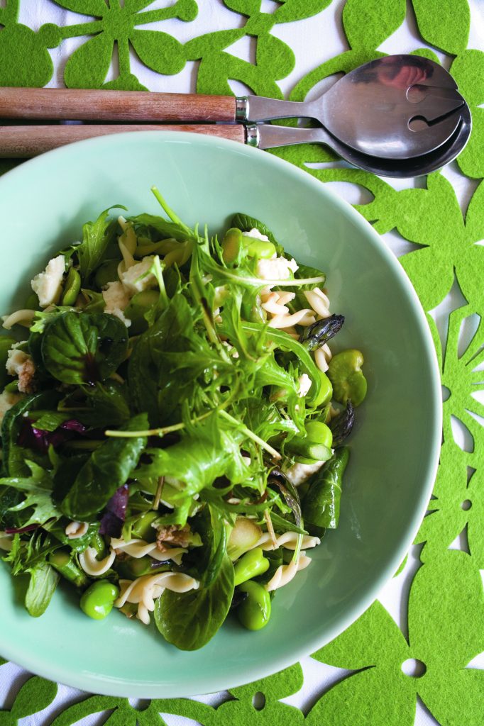 Asparagus and ricotta salad with mint vinaigrette