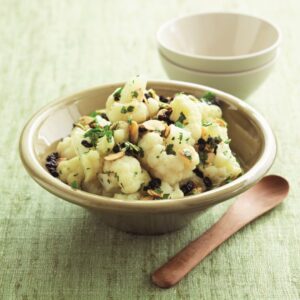 Cauliflower with currants and almonds