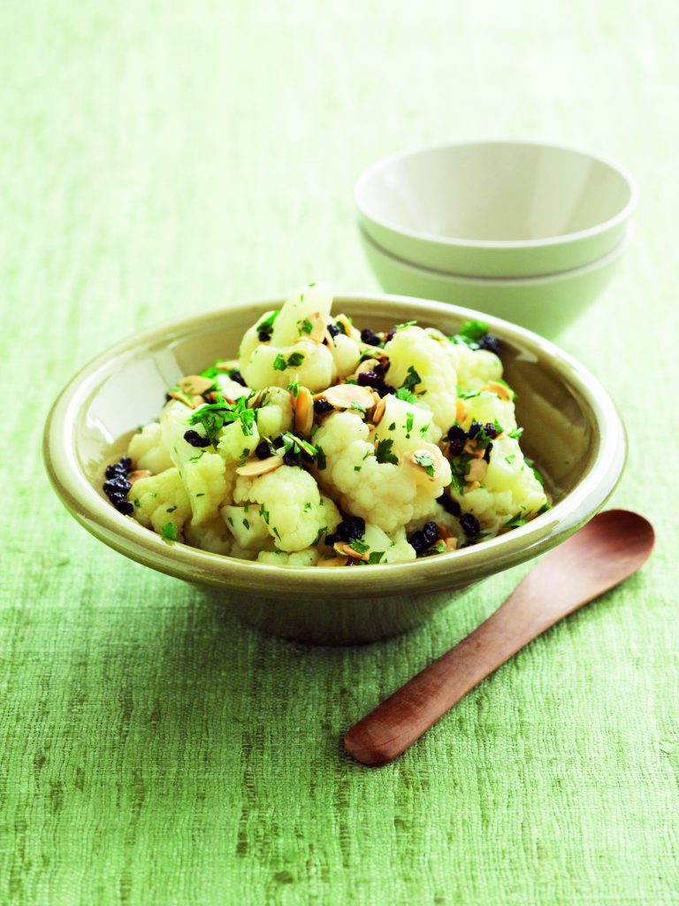 Cauliflower with currants and almonds