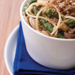 Chicken spaghetti with asparagus and roasted mushrooms