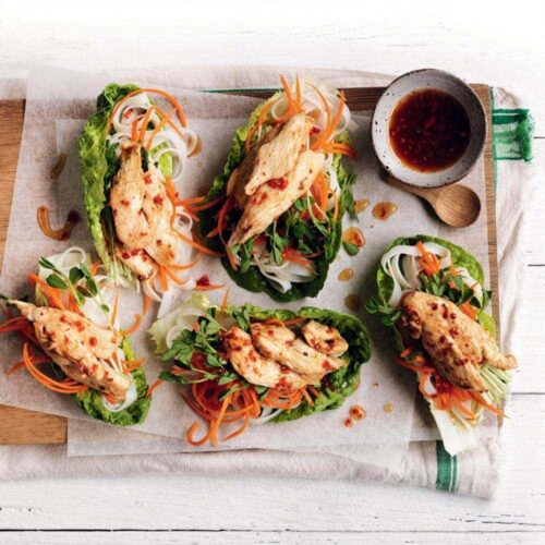 Chilli-lime chicken lettuce cups