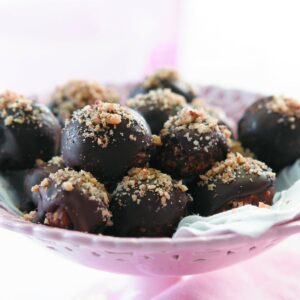 Chocolate date and walnut balls