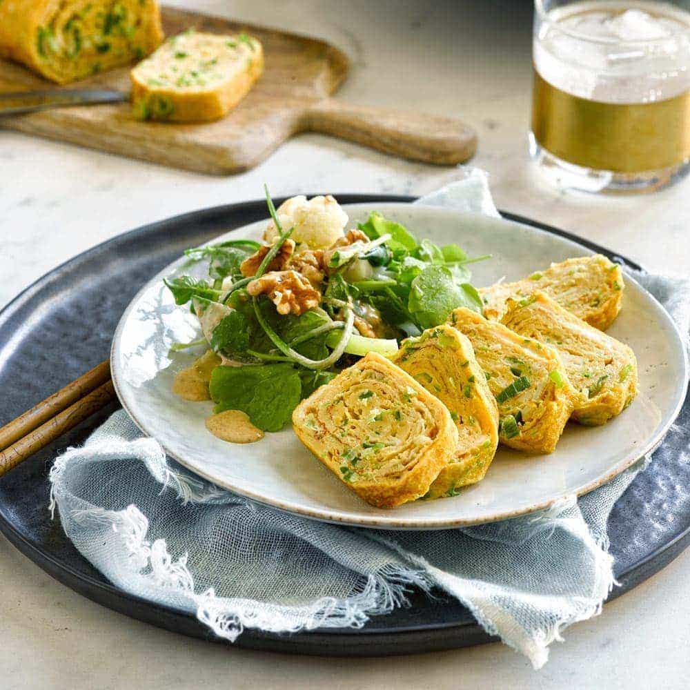 Egg roll with spring onion