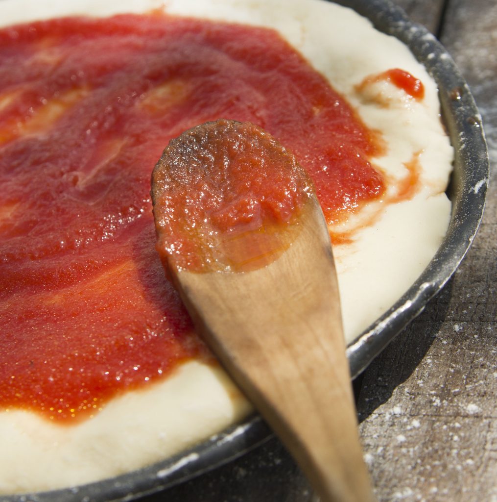 Homemade tomato pizza sauce