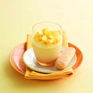 Mango yoghurt mousse