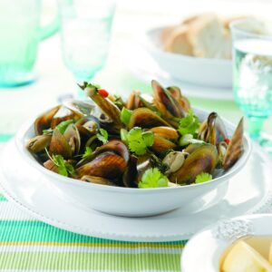Mussels in ginger, coriander and garlic