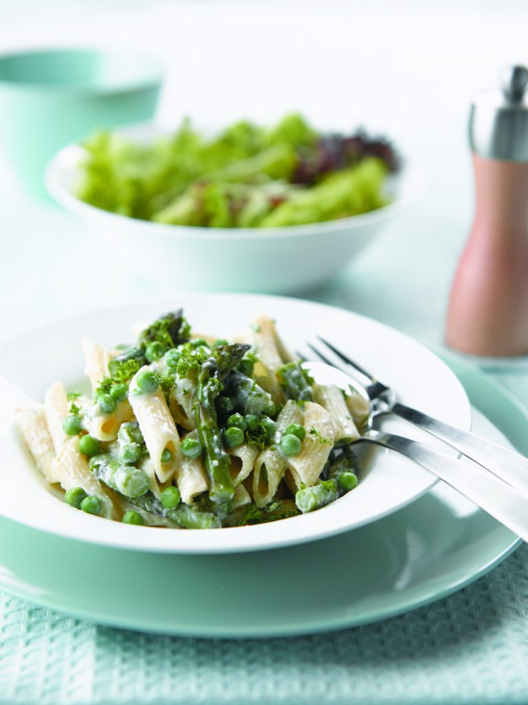 Penne with ricotta, asparagus and baby peas