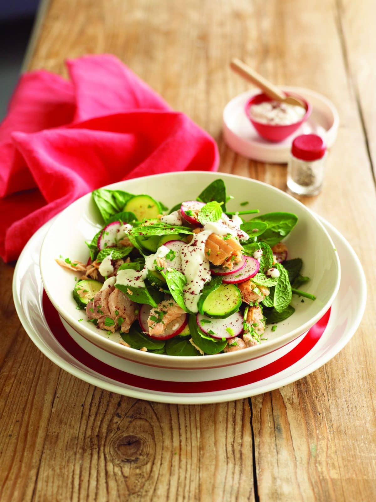 Salmon salad with tahini dressing - Healthy Food Guide