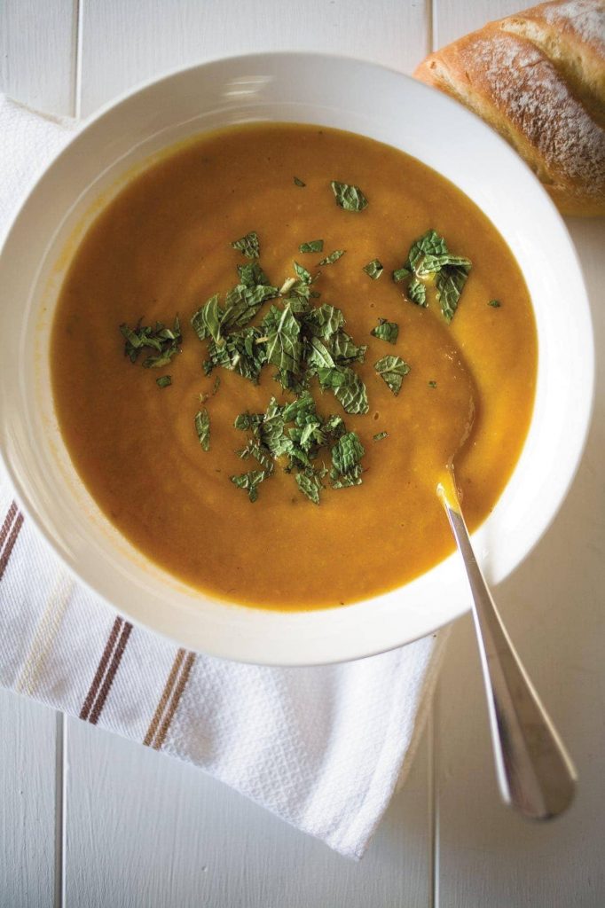 Slow-cooker spicy carrot and pumpkin soup