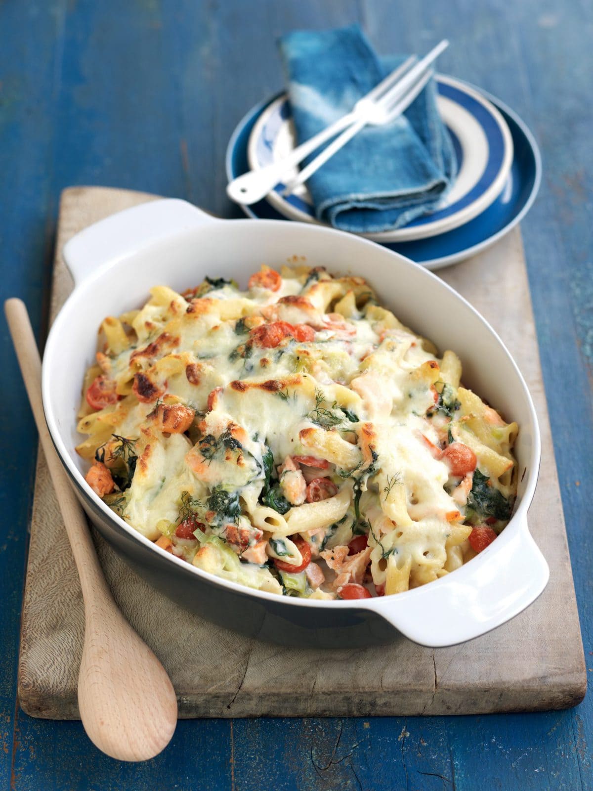 Smoked salmon, leek and spinach pasta bake - Healthy Food Guide