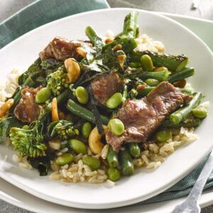 Chilli beef with cashews and greens