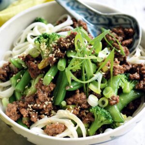 Chinese-style mince with noodles