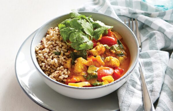 Quorn korma with wilted spinach and rice - Healthy Food Guide