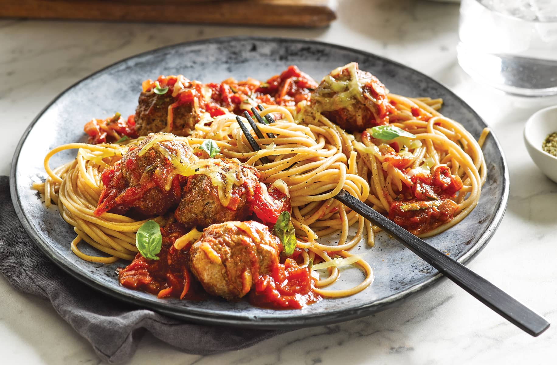 Spaghetti and meatballs in pomodoro sauce - Healthy Food Guide