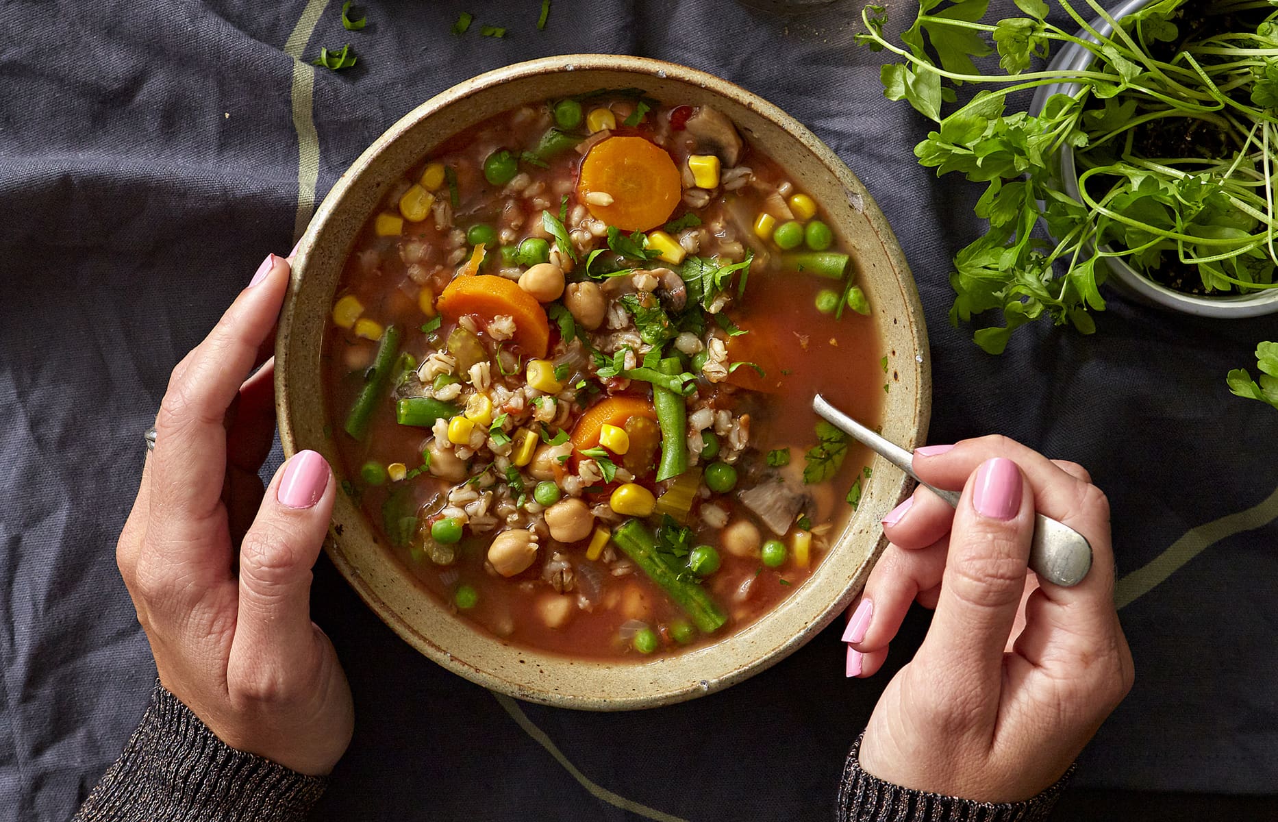 https://media.healthyfood.com/wp-content/uploads/2018/04/Vegetable-barley-soup.jpg