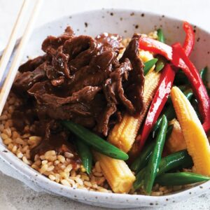 Garlic and pepper steak stir-fry with brown rice