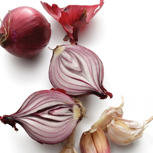 Eat onions to lower your bowel cancer risk