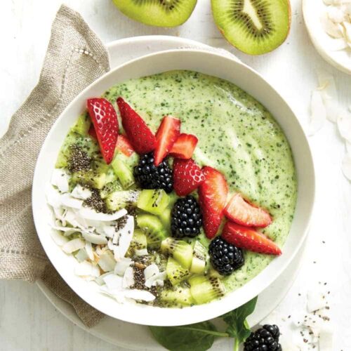 Green ‘hulk’ smoothie bowl
