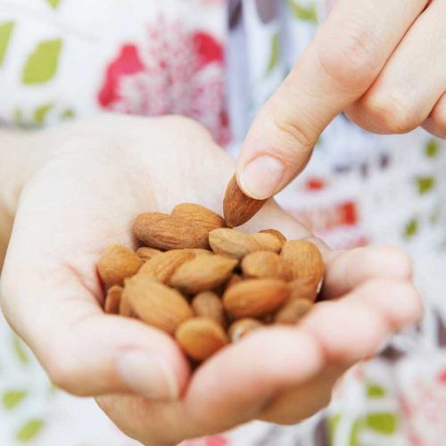 5 ways to snack mindfully