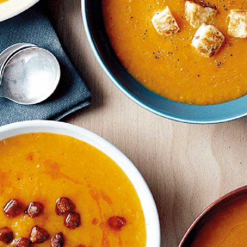 Low-carb roasted red pepper and squash soup
