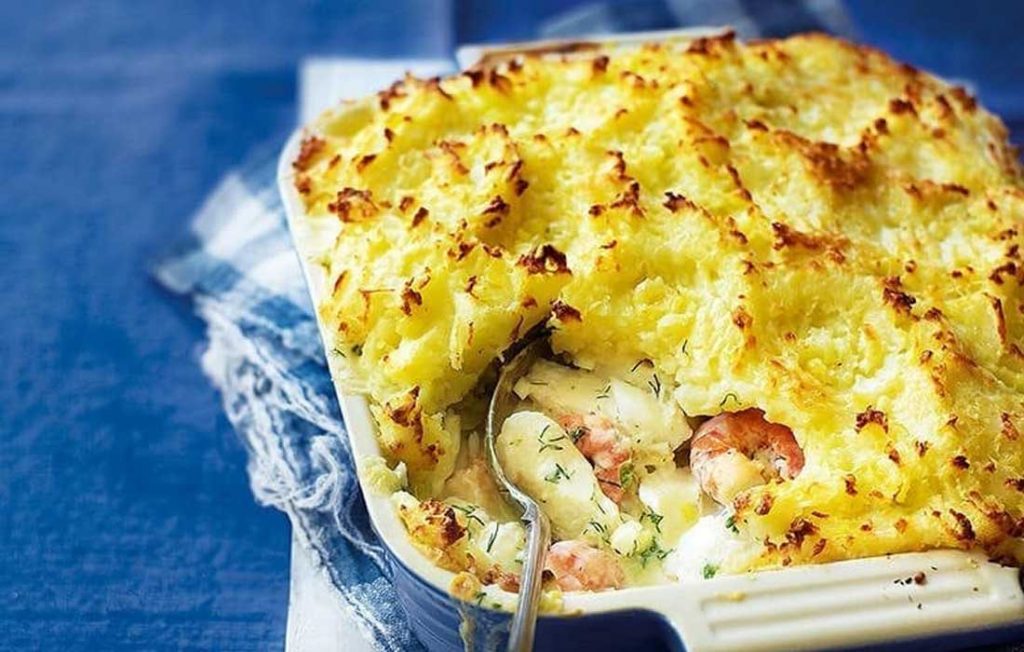 Healthy fish pie with prawns and leeks