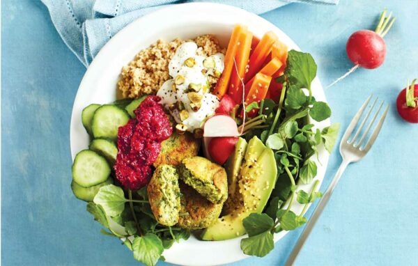 Falafel bowl with beetroot hummus - Healthy Food Guide