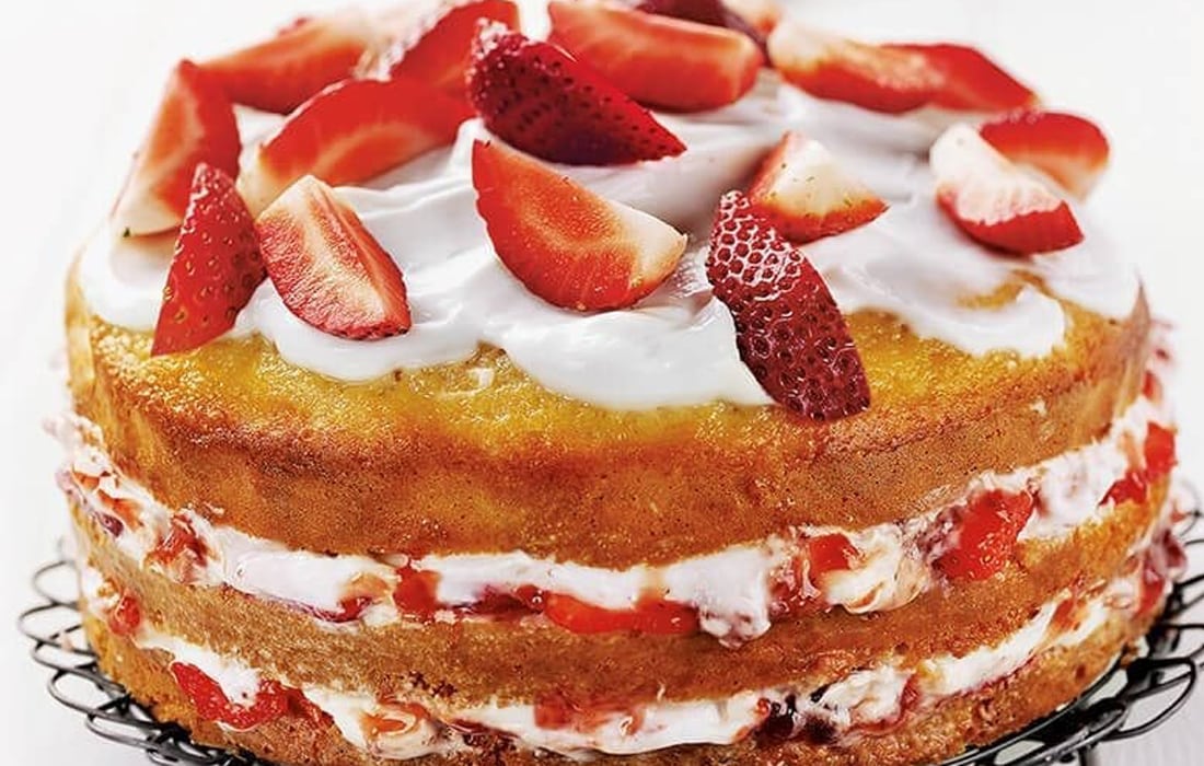 Cheat's strawberry gâteau recipe - BBC Food