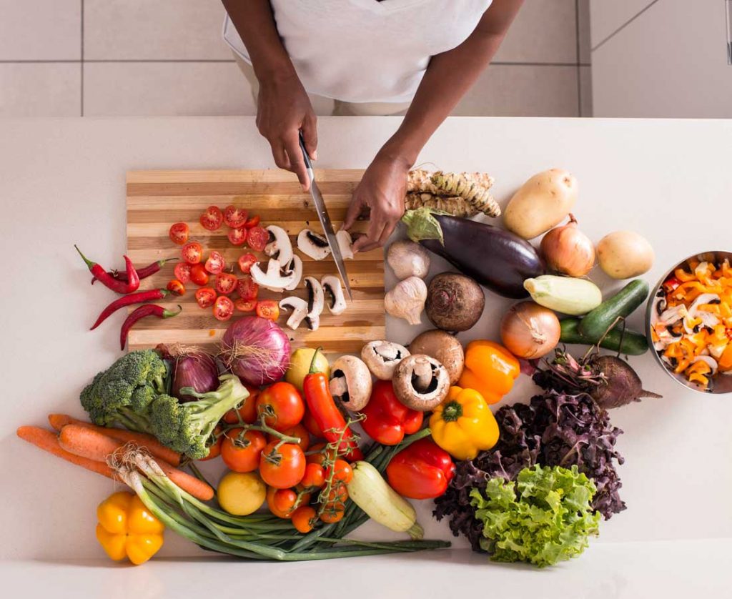 https://media.healthyfood.com/wp-content/uploads/2021/01/The-best-cooking-methods-to-unlock-vegetables-goodness-iStock-640107874-1024x838.jpg