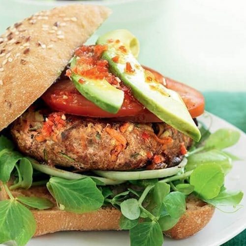Vegetarian burgers with sweet chilli sauce