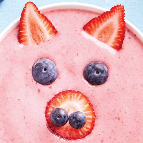 Berry piggy smoothie bowl