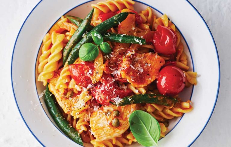 Pasta with chicken, cherry tomatoes, balsamic and capers - Healthy Food ...