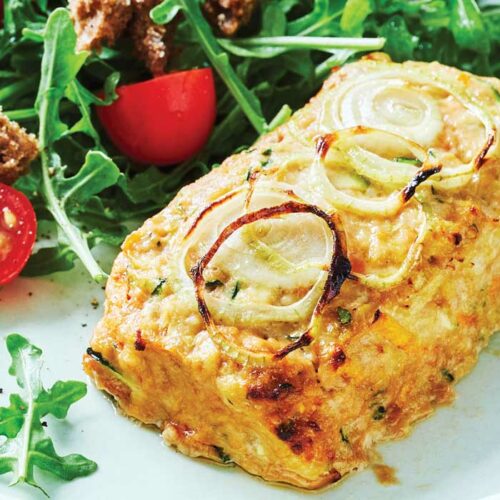Chicken meatloaves with rocket salad