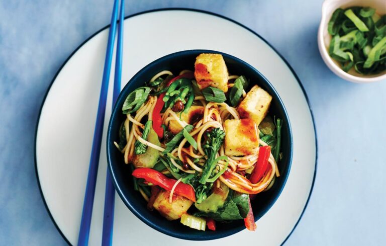 Black bean tofu and noodle stir-fry - Healthy Food Guide