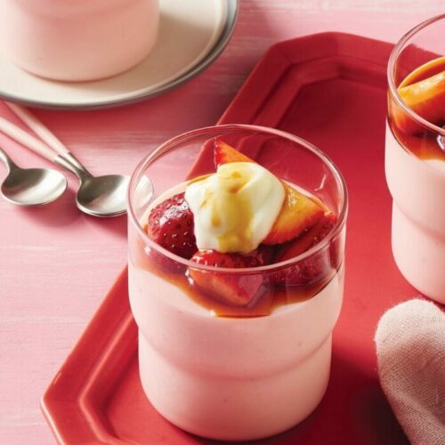 Yoghurt vanilla panna cotta with balsamic strawberries