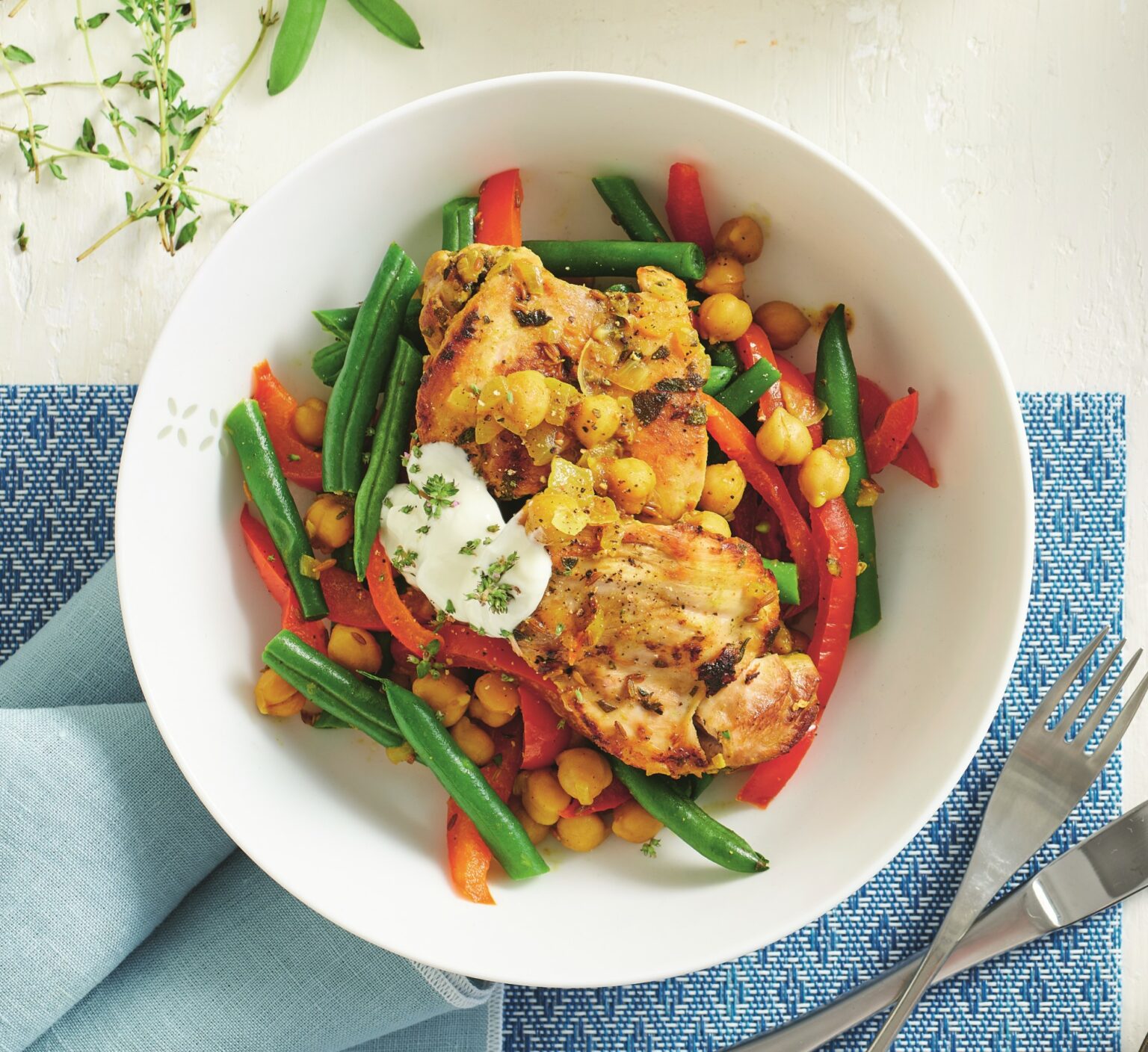 Herby chicken, chickpeas and green beans